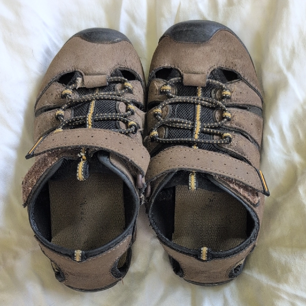 Falls Creek Brown and Black Sandals with Rugged Design